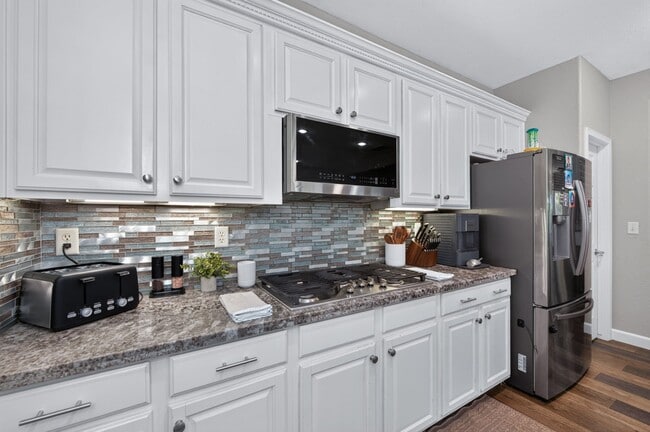 Building Photo - 9427 N Winery Ave
