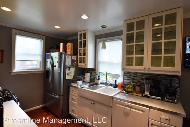 Building Photo - 4 br, 2 bath House - 6711 Queens Chapel Rd