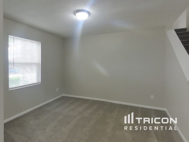 Building Photo - 1720 Feather Reed Ln