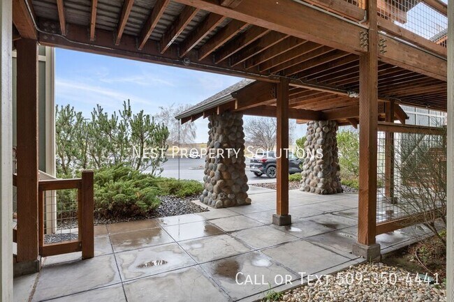 Building Photo - 6432 Melby Way NE