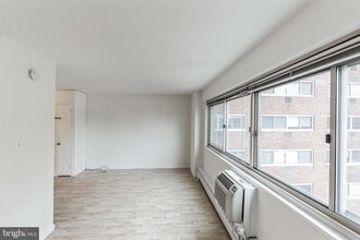 Building Photo - 2101 Chestnut St