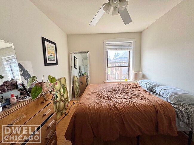 Foto del edificio - 3315 N Lakewood Ave