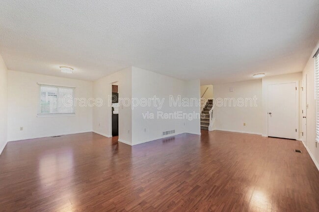 Photo - 580 E Kettle Ave House