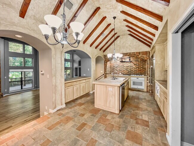 Foto del edificio - 1314 Creekwood Dr