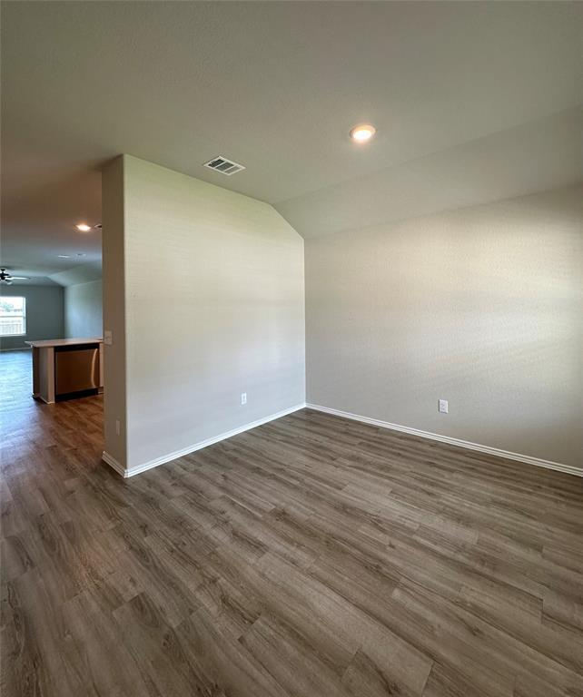 Foto del edificio - 335 Cumberland Forest Dr
