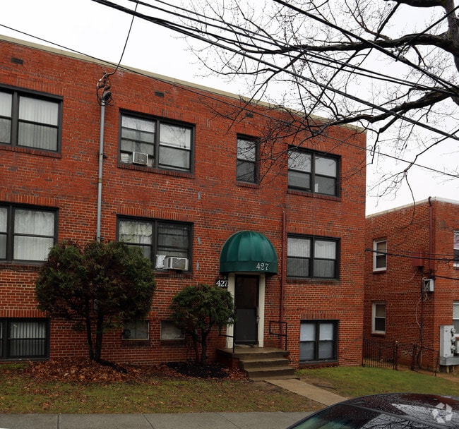 Building Photo - 427-429 Burbank St SE