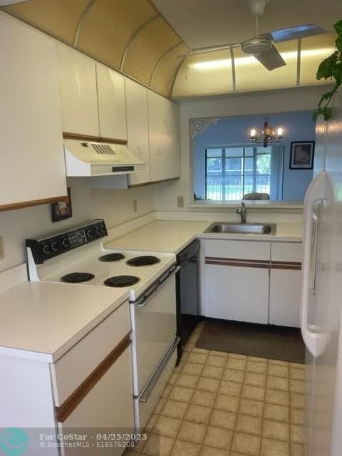 Building Photo - 3529 Englewood Dr
