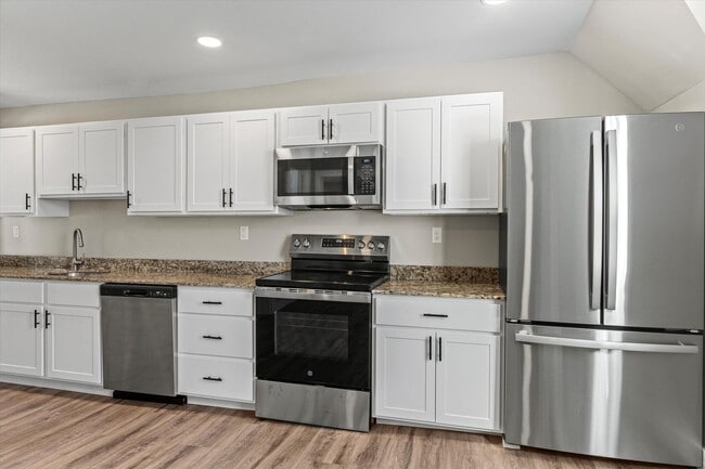 Building Photo - 378 S Mammoth Rd