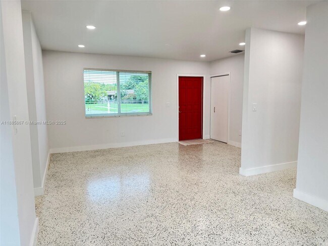 Foto del edificio - 10760 SW 66th Dr