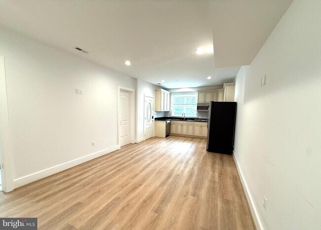 Foto del edificio - 4233 East-West Hwy
