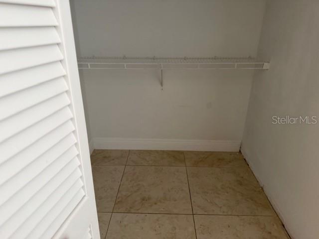 Building Photo - 2419 Rolling Broak Dr