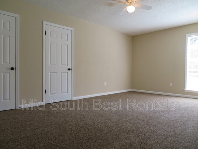 Building Photo - 4321 Crescent Park Dr