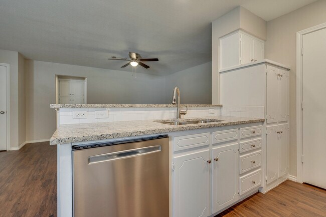 comes with deep sink and dishwasher - 1231 Cordell St