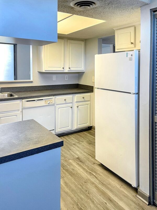 Building Photo - 27 Sycamore Ct