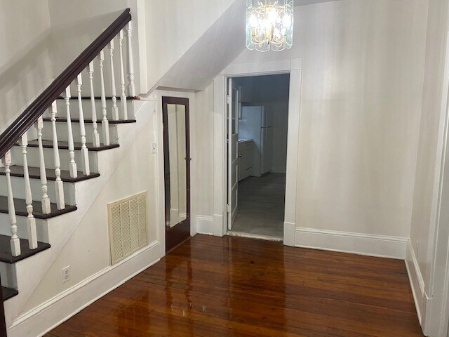 Building Photo - 638 W 37th St