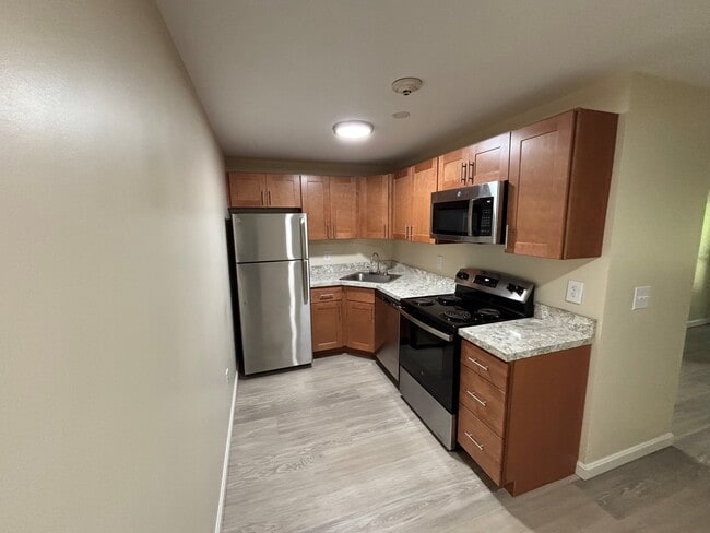 Building Photo - Tower Hill Landings