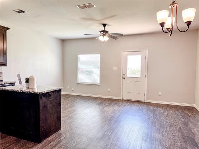 Foto del edificio - 8715 Ellis Dr