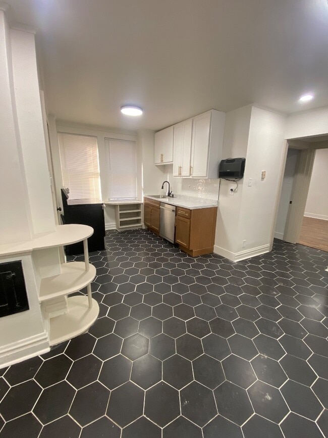 Foto del edificio - 4746 S Grand Blvd