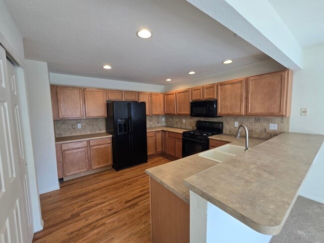 Building Photo - 3 Bedroom home