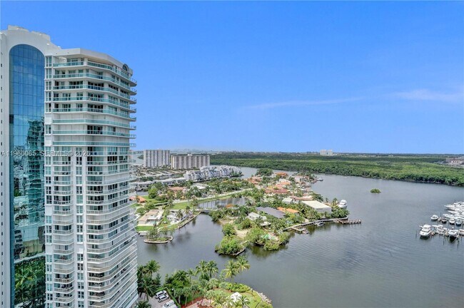 Foto del edificio - 300 Sunny Isles Blvd