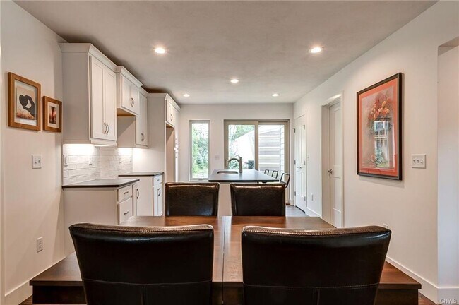 Foto del edificio - 110 Xavier Cir