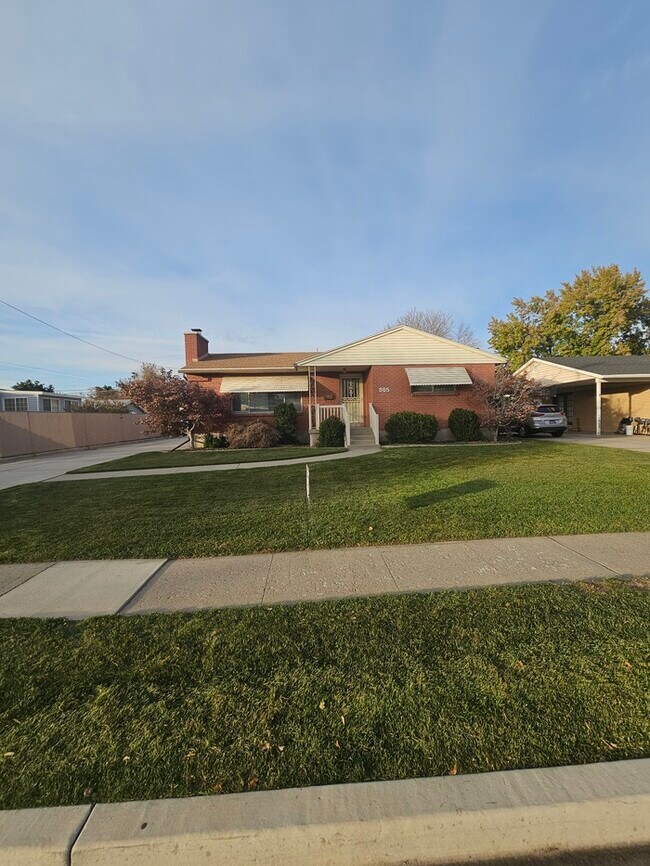 Foto del edificio - 4 bed 2 bath Home in Murray