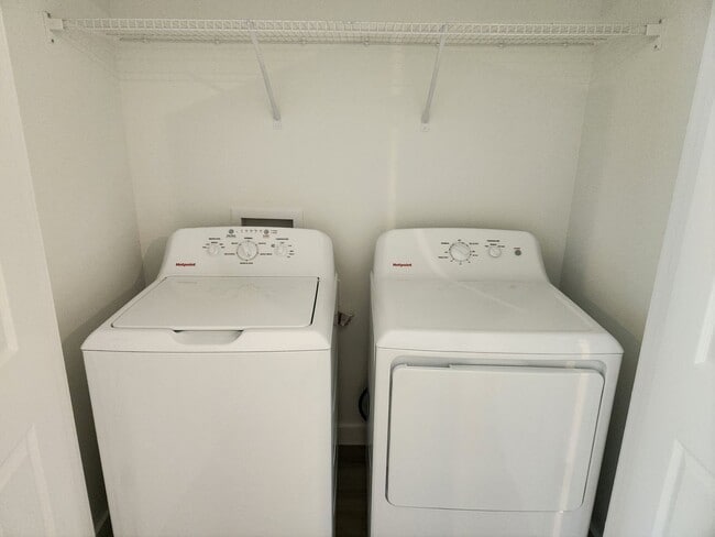 Building Photo - 716-718 Gilbert Ave S