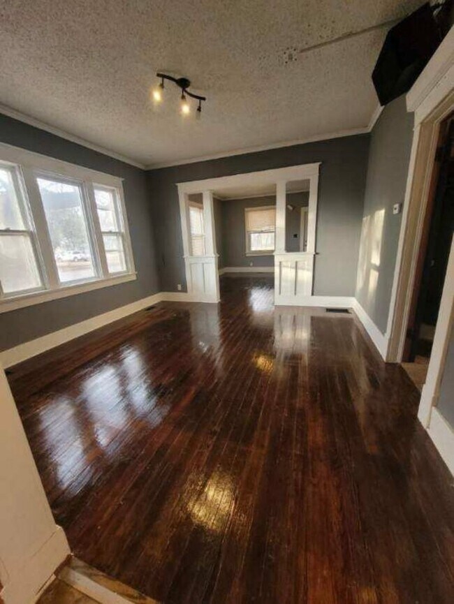 Foto del edificio - $795 - 2 bed 1 bath - Single Family Home