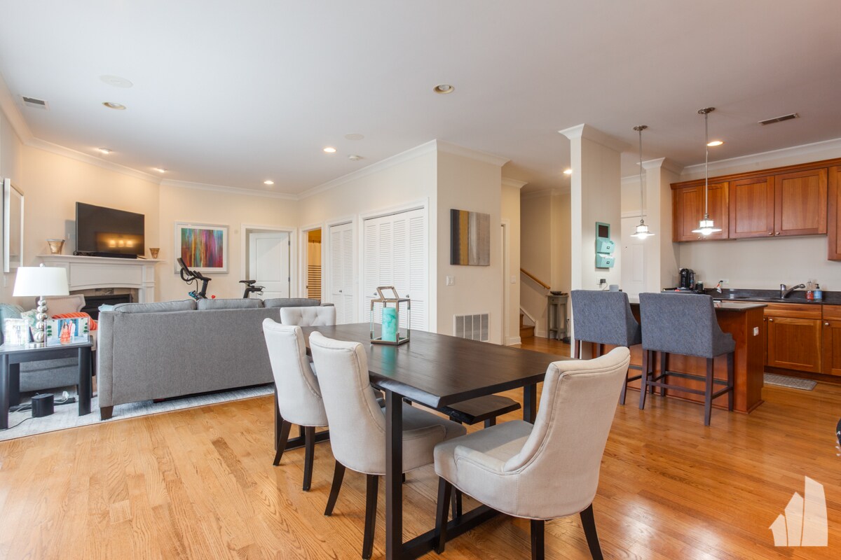 Primary Photo - 2757 N Lincoln Ave