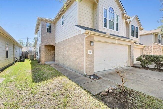 Building Photo - 1135 Eden Park Ln