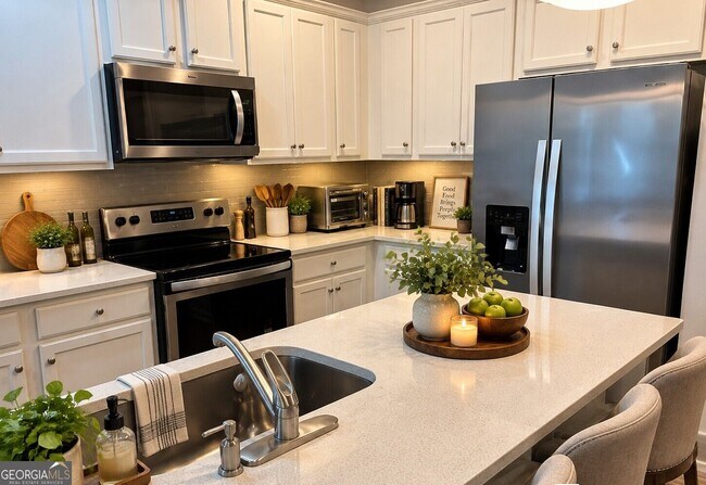 Building Photo - 365 Lorien Way