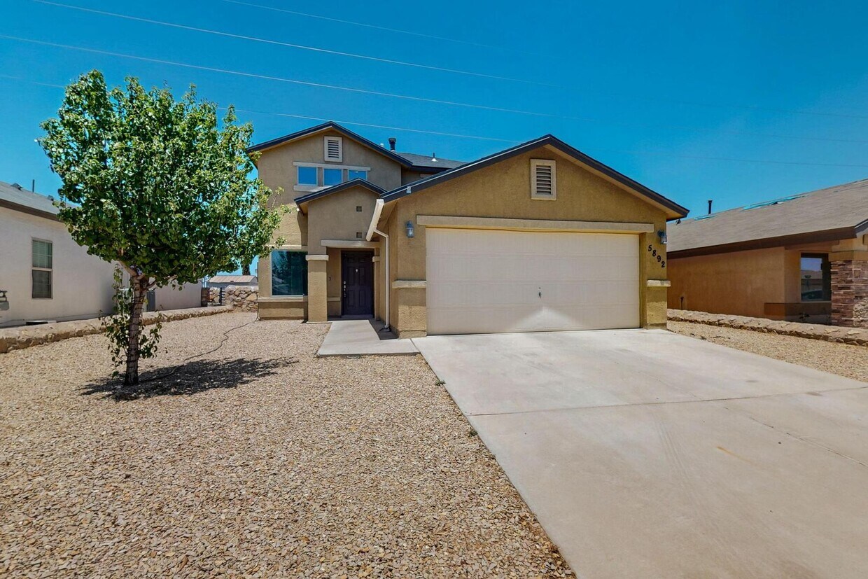 Primary Photo - Two story 3 bedroom 2.5 bath in Santa Tere...