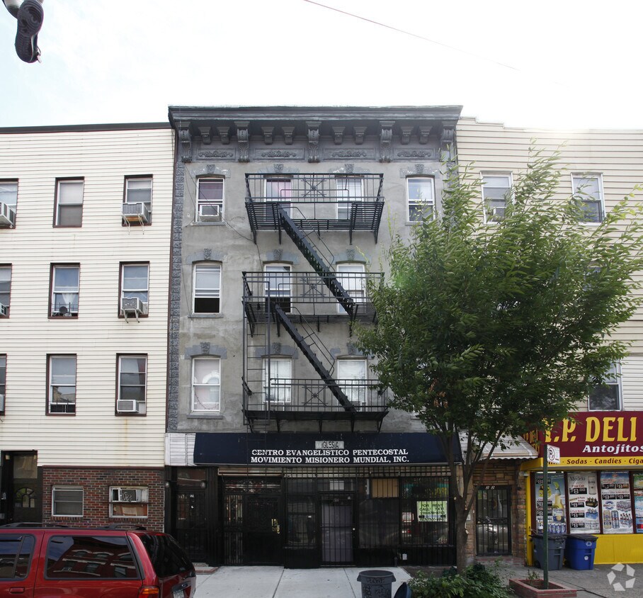 Building Photo - 224 Manhattan Ave