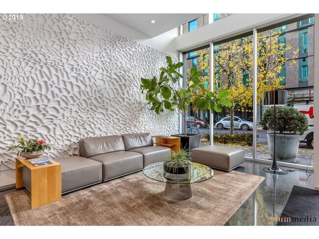 Foto del edificio - Stunning Pearl District Corner Unit with F...
