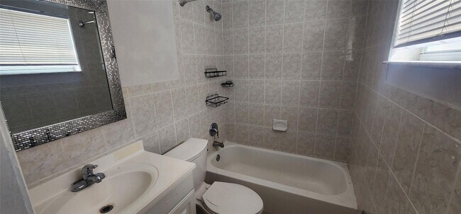 Foto del edificio - 2005 SW 99th Ave