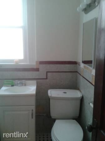Building Photo - 33 Faywood Ave