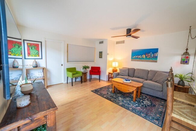 Building Photo - 1605 S US Hwy 1