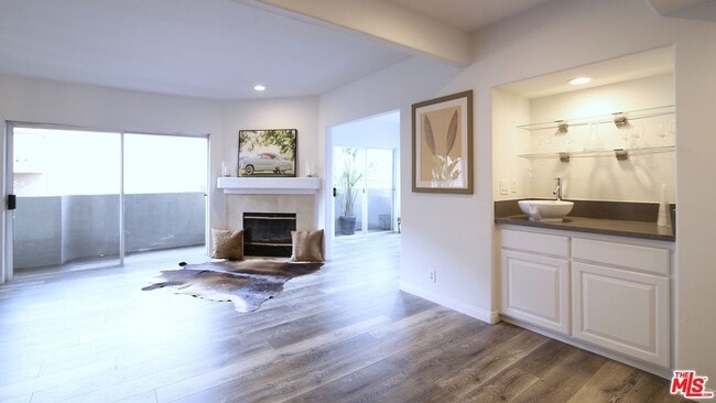 Foto del edificio - 1811 Manning Ave