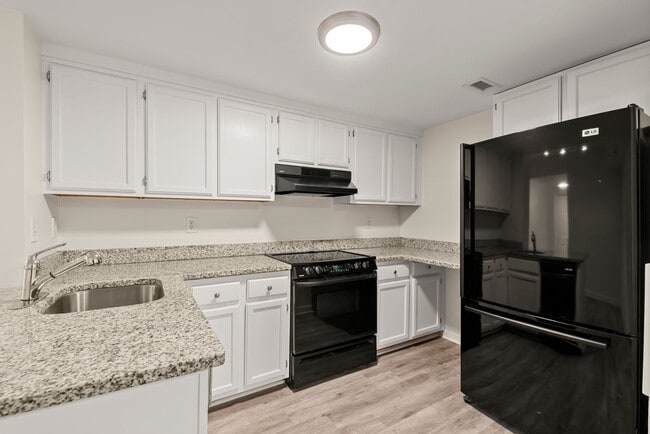 Foto del edificio - Studio Condo Steps from Piedmont Park!
