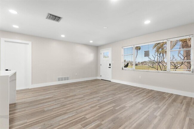 Foto del edificio - 490 82nd Ave