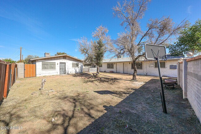 Building Photo - 2226 W Heatherbrae Dr