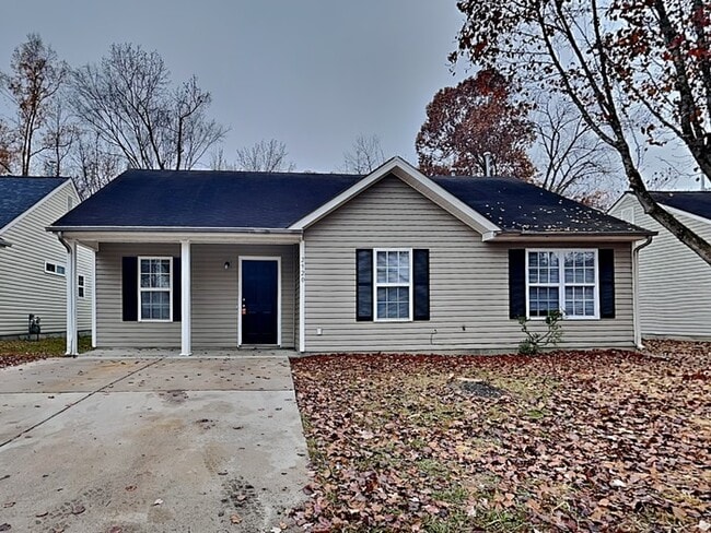 Building Photo - 2920 Westwinds Ct