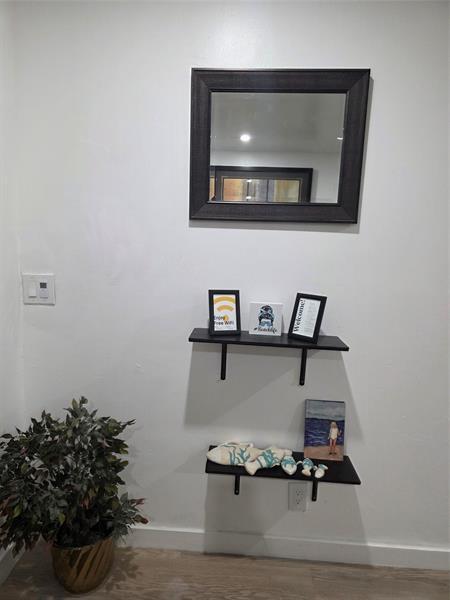 Foto del edificio - 320 Sterling Ave