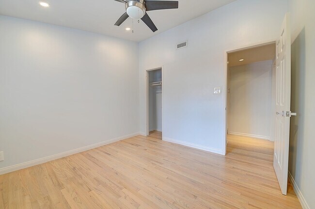 Foto del edificio - 2044 W Spruce Ave