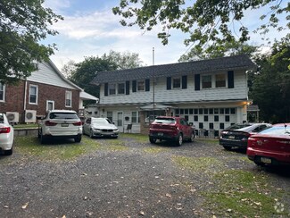 Building Photo - 516 Oakwood St