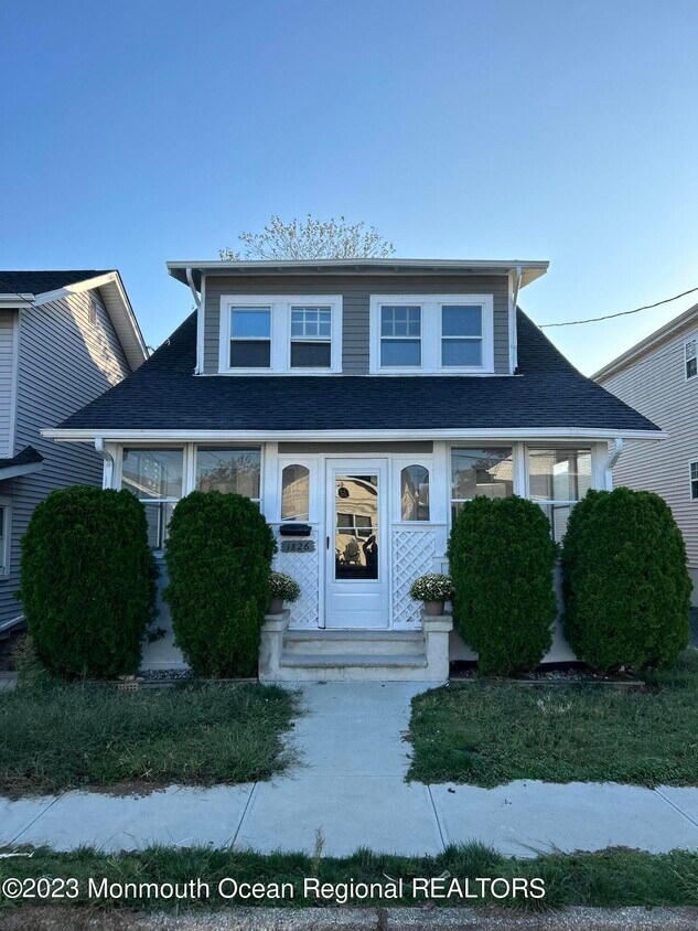 Foto principal - 1826 Laurel Terrace