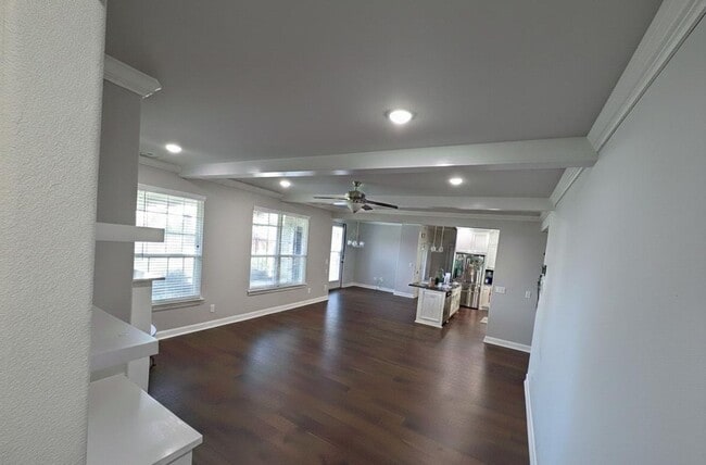 Building Photo - 431 Linda Ln