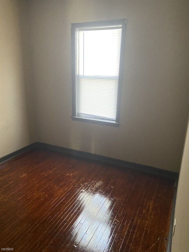 Foto del edificio - 2 br, 1 bath 4plex - 401 North Dewey Stree...