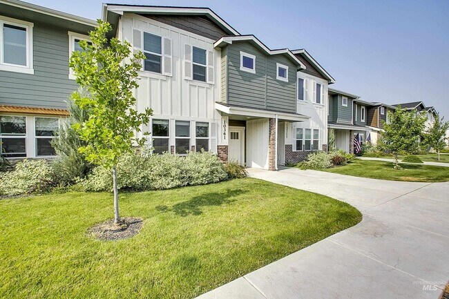 Front facing State Street - 10361 W Carlton Bay Dr