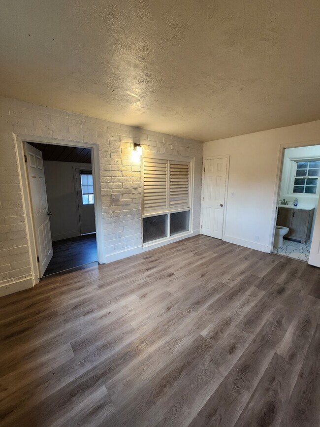 Foto del edificio - 155 E 15th Ave